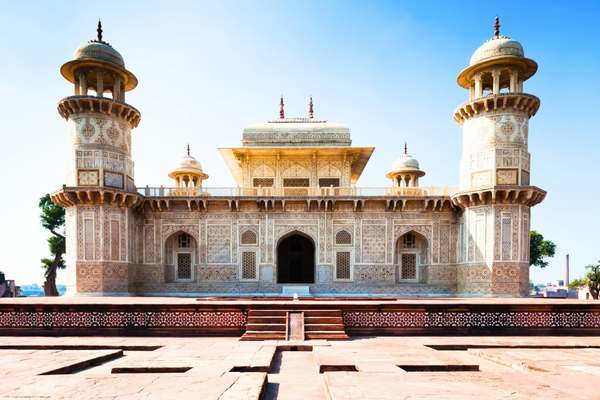 Taj Mahal Sunrise Tour (3)